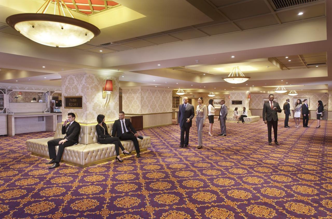Peermont Metcourt Suites At Emperors Palace Kempton Park Eksteriør bilde